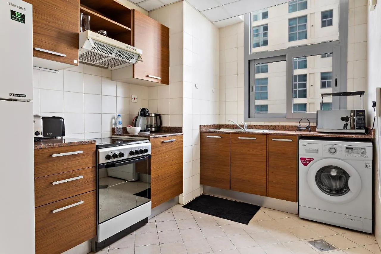 Exquisite 1Br With A Pool & Gym Near Jbr Beach Dubai Apartment